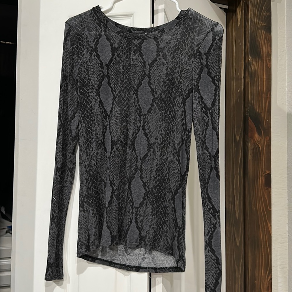 Long sleeved thin tshirt